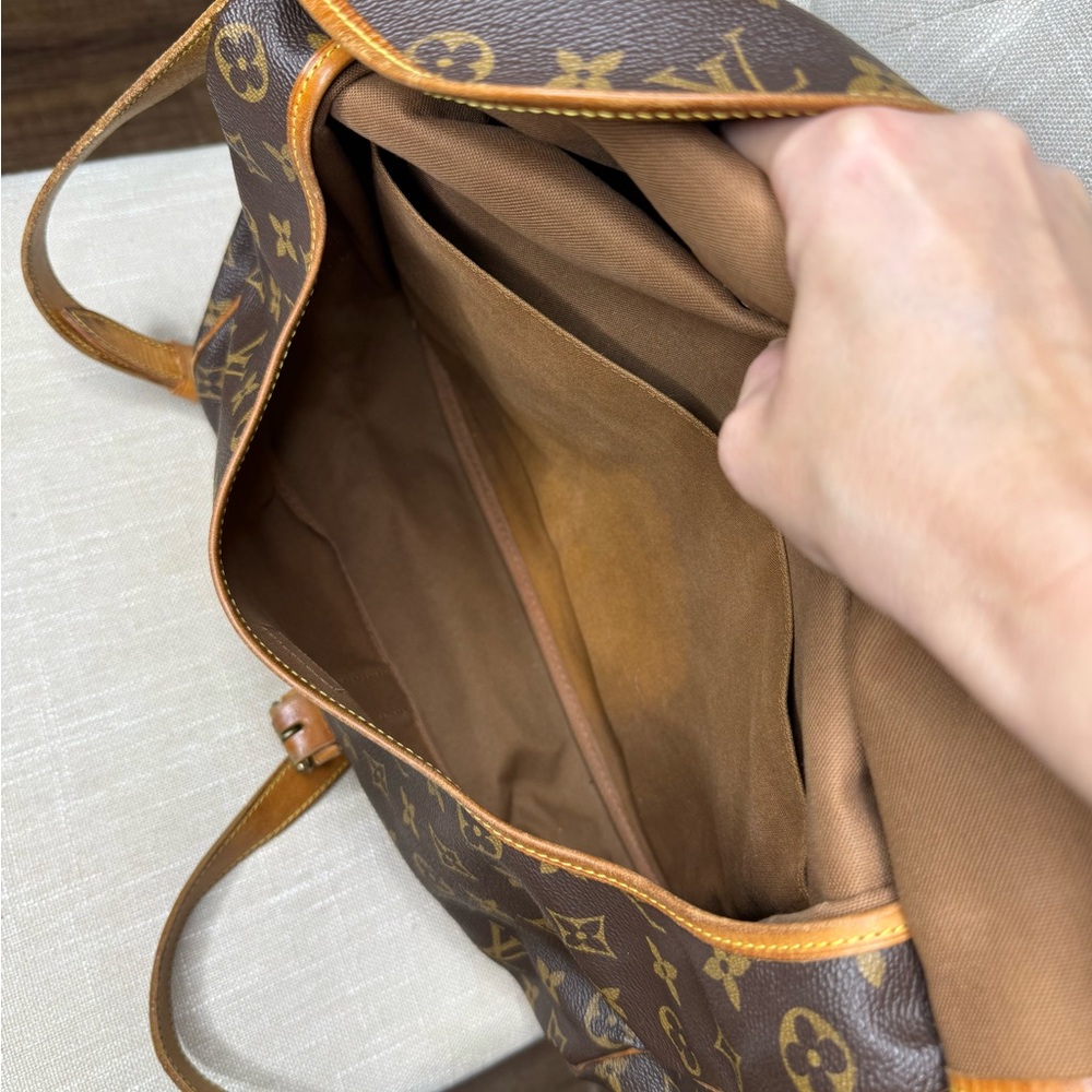 Authentic Louis Vuitton Saumur 35 in Monogram canvas M42254 brown LV leather - Picture 13 of 16